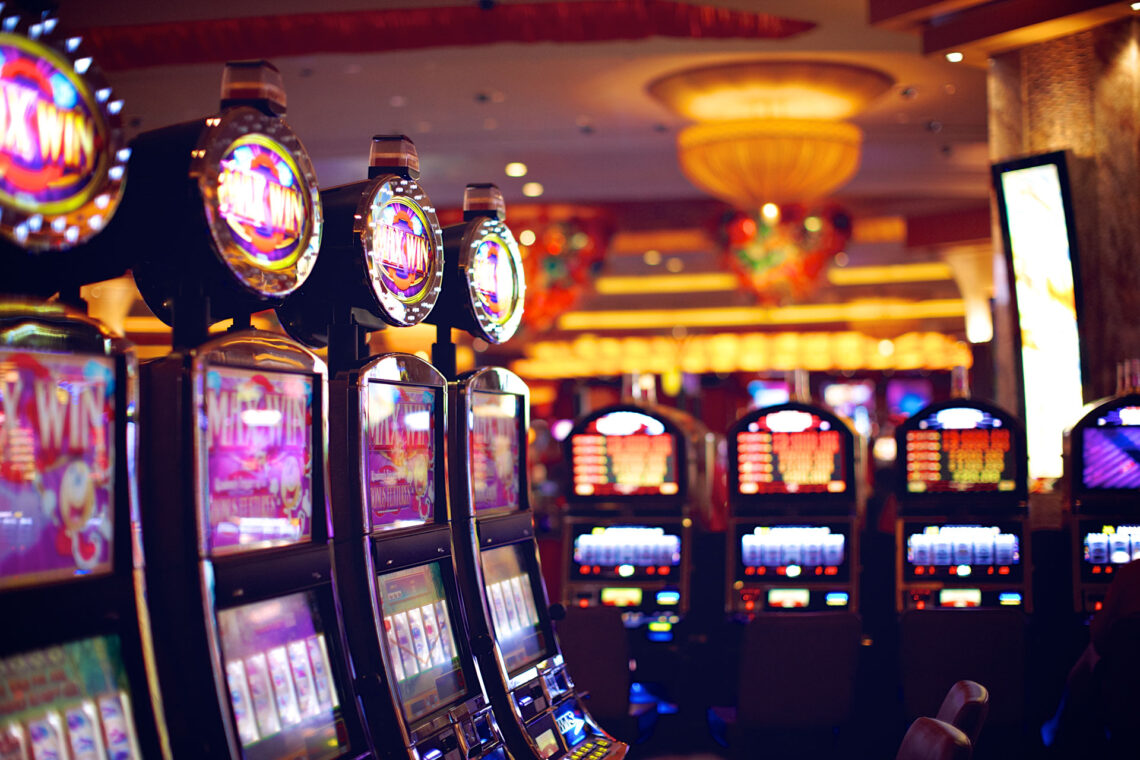 Exploring the Exciting World of Online Slot Games: Tips for Beginners and Pros
