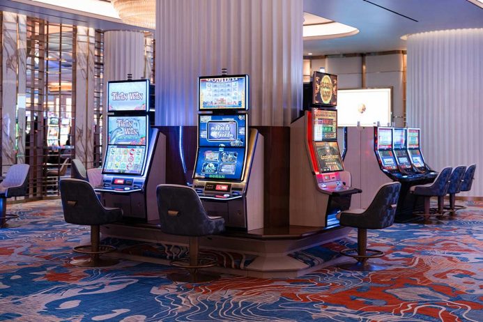 Building Strong Player Engagement Through Reward and Loyalty Programs in Online Slots